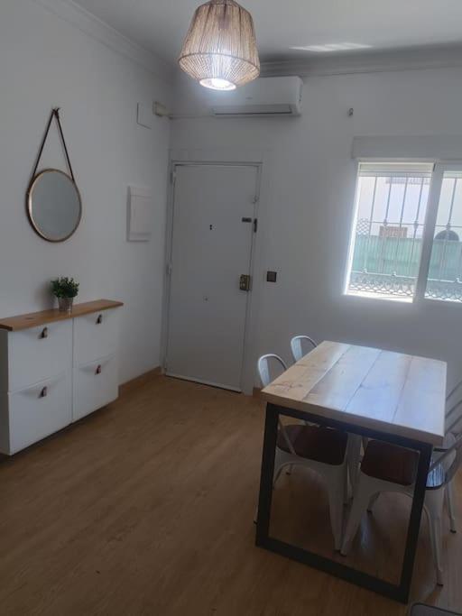 Apartamento Familiar Малага Екстериор снимка